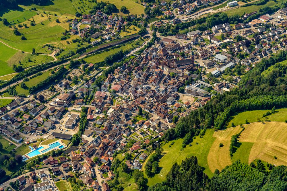 Elzach von oben - Stadtansicht vom Innenstadtbereich in Elzach im Bundesland Baden-Württemberg, Deutschland