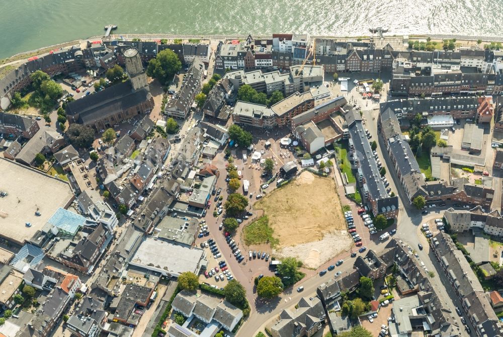 Emmerich am Rhein aus der Vogelperspektive: Stadtansicht vom Innenstadtbereich in Emmerich am Rhein im Bundesland Nordrhein-Westfalen, Deutschland