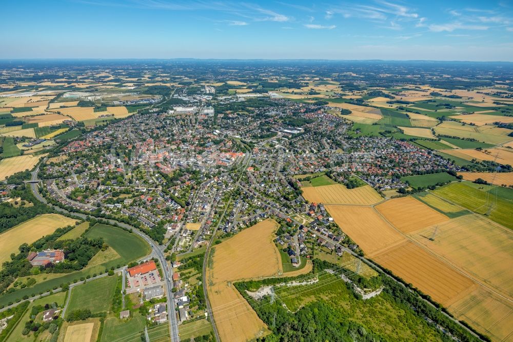 Ennigerloh aus der Vogelperspektive: Stadtansicht vom Innenstadtbereich in Ennigerloh im Bundesland Nordrhein-Westfalen, Deutschland