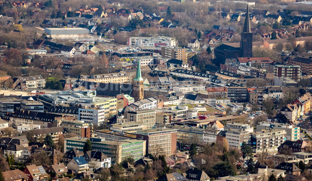 Luftaufnahme Bottrop - Stadtansicht vom Innenstadtbereich entlang der Hochstraße in Bottrop im Bundesland Nordrhein-Westfalen, Deutschland