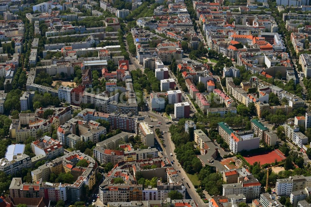 Luftbild Berlin - Stadtansicht vom Innenstadtbereich entlang der Hohenstaufenstraße im Ortsteil Schöneberg in Berlin, Deutschland