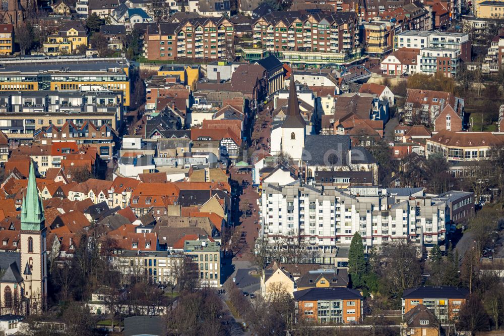 Lünen aus der Vogelperspektive: Stadtansicht vom Innenstadtbereich entlang der Lange Straße in Lünen im Bundesland Nordrhein-Westfalen, Deutschland