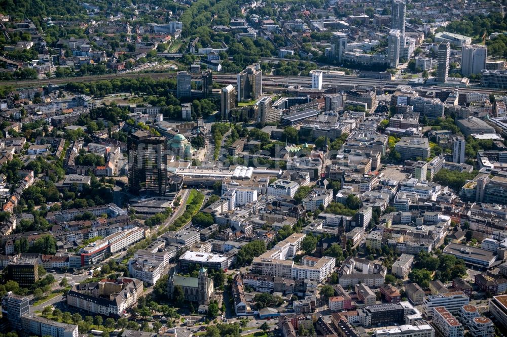 Essen aus der Vogelperspektive: Stadtansicht vom Innenstadtbereich entlang der Schützenbahn in Essen im Bundesland Nordrhein-Westfalen, Deutschland