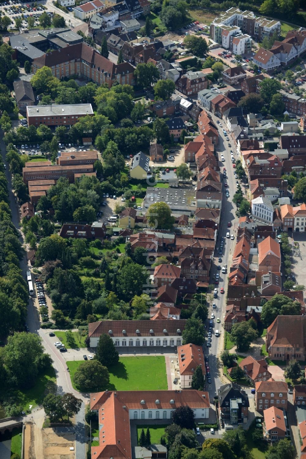 Luftaufnahme Eutin - Stadtansicht vom Innenstadtbereich in Eutin im Bundesland Schleswig-Holstein