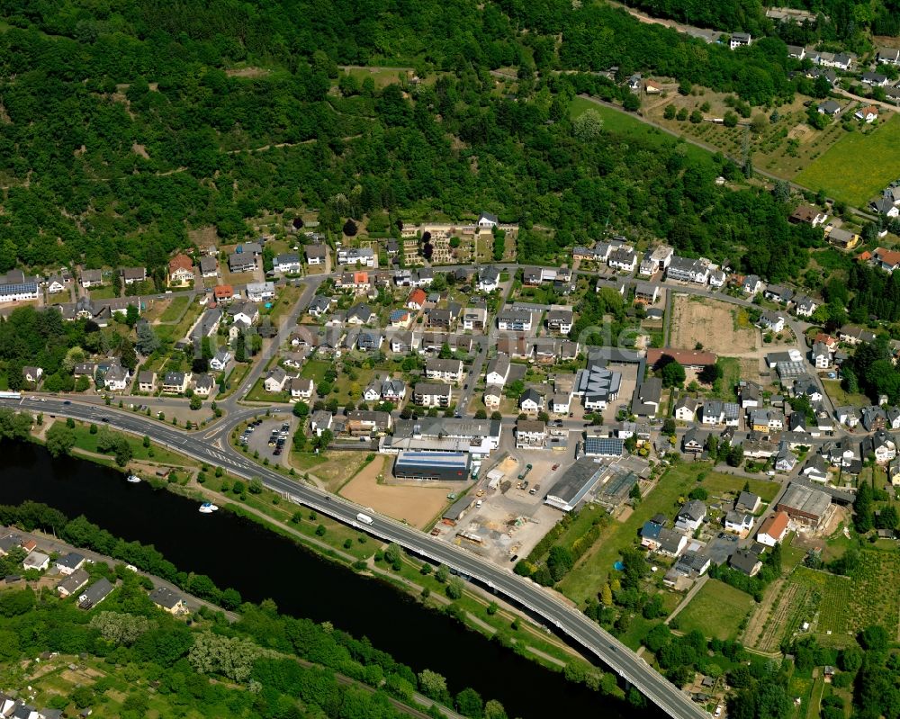 Luftaufnahme Fachbach - Stadtansicht vom Innenstadtbereich in Fachbach im Bundesland Rheinland-Pfalz