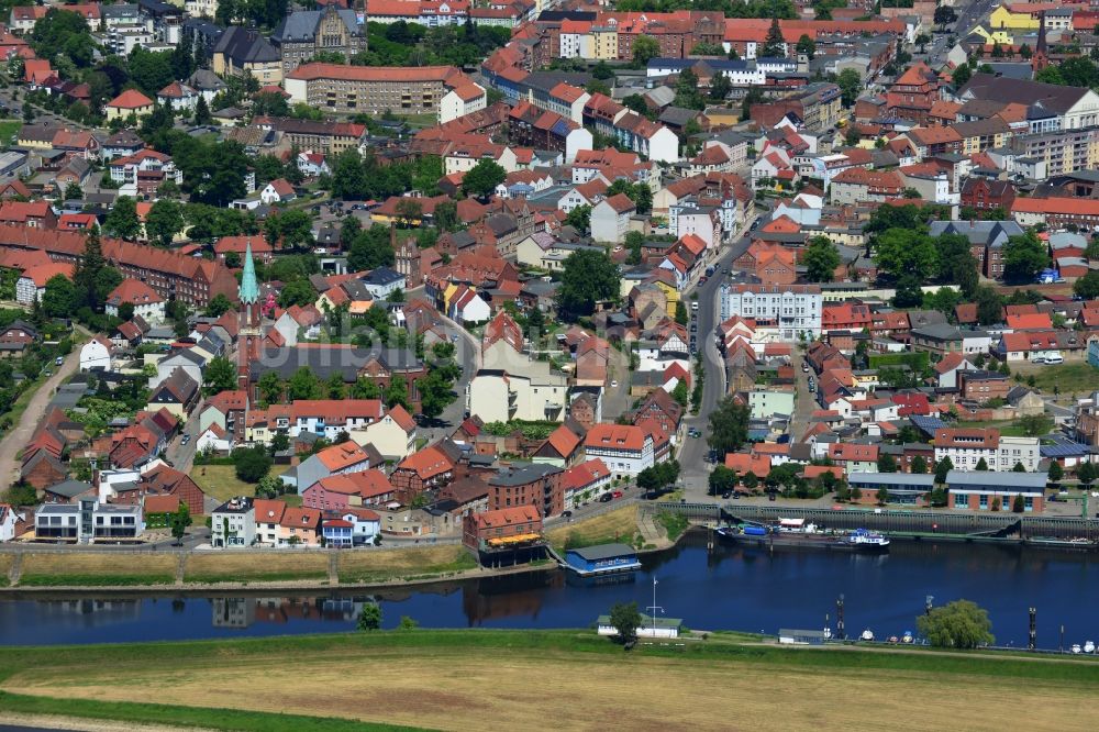 Luftbild Wittenberge - Stadtansicht vom Innenstadtbereich am Fluss Stepenitz in Wittenberge im Bundesland Brandenburg