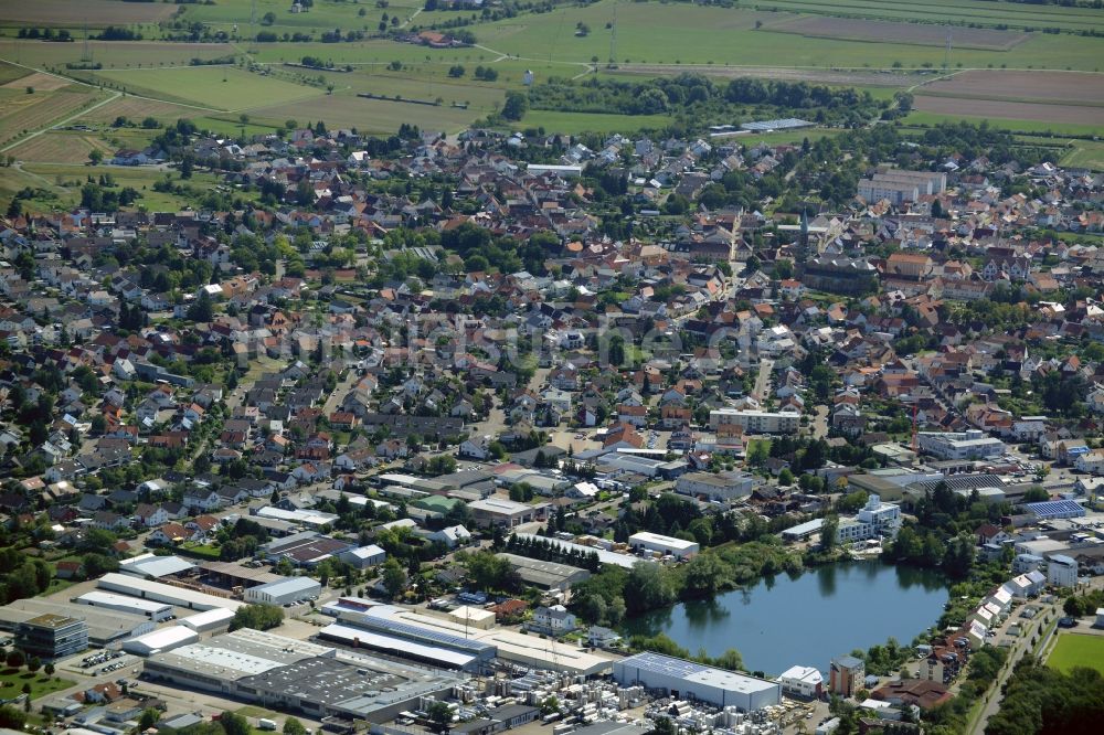 Forst von oben - Stadtansicht vom Innenstadtbereich in Forst im Bundesland Baden-Württemberg