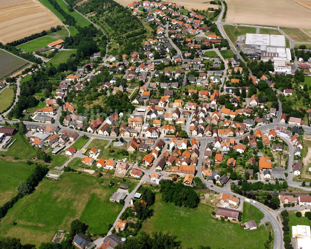 Frauenzimmern aus der Vogelperspektive: Stadtansicht vom Innenstadtbereich in Frauenzimmern im Bundesland Baden-Württemberg, Deutschland