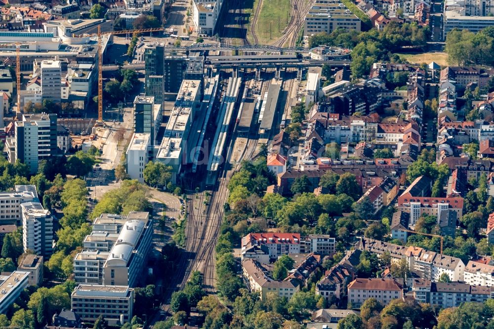 Freiburg im Breisgau aus der Vogelperspektive: Stadtansicht vom Innenstadtbereich in Freiburg im Breisgau im Bundesland Baden-Württemberg, Deutschland