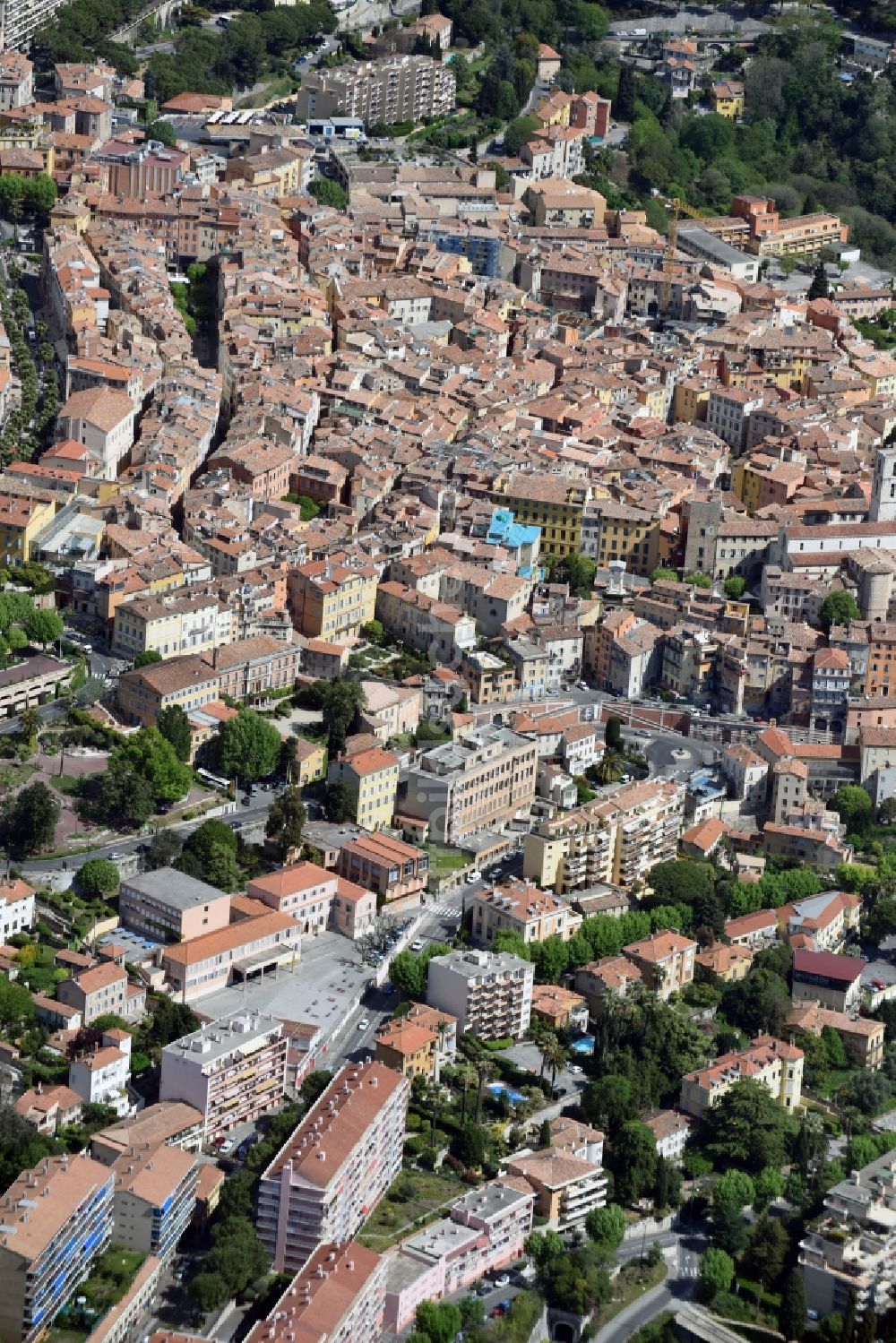 Grasse aus der Vogelperspektive: Stadtansicht vom Innenstadtbereich in Grasse in Provence-Alpes-Cote d'Azur, Frankreich