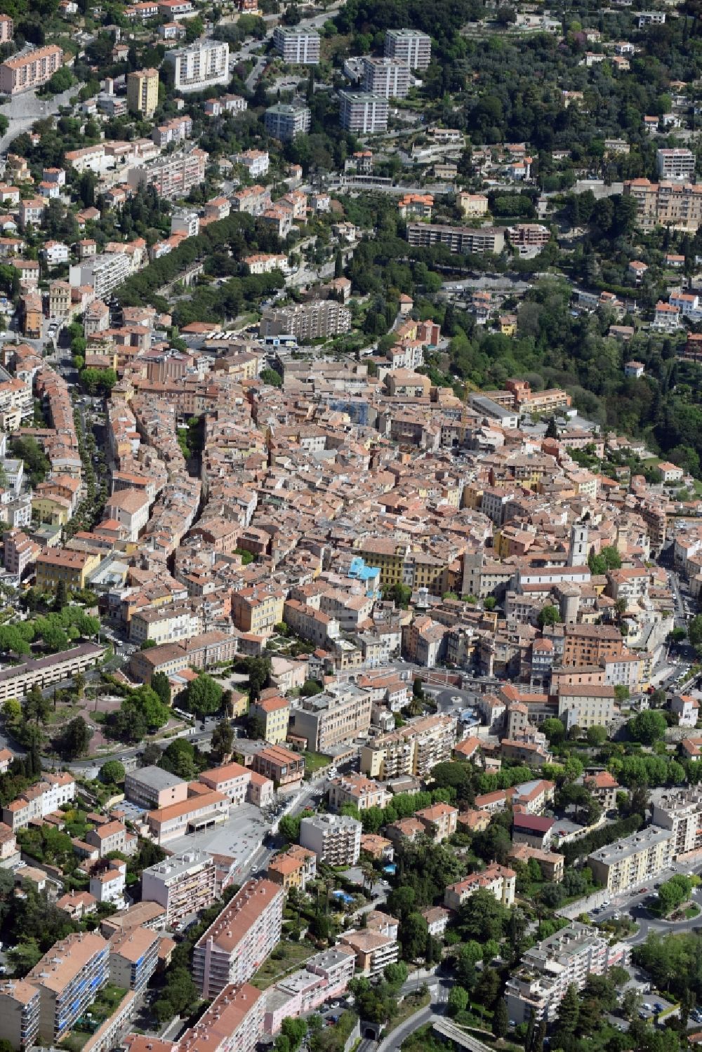 Luftbild Grasse - Stadtansicht vom Innenstadtbereich in Grasse in Provence-Alpes-Cote d'Azur, Frankreich