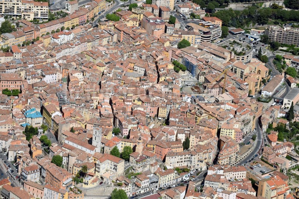 Grasse von oben - Stadtansicht vom Innenstadtbereich in Grasse in Provence-Alpes-Cote d'Azur, Frankreich