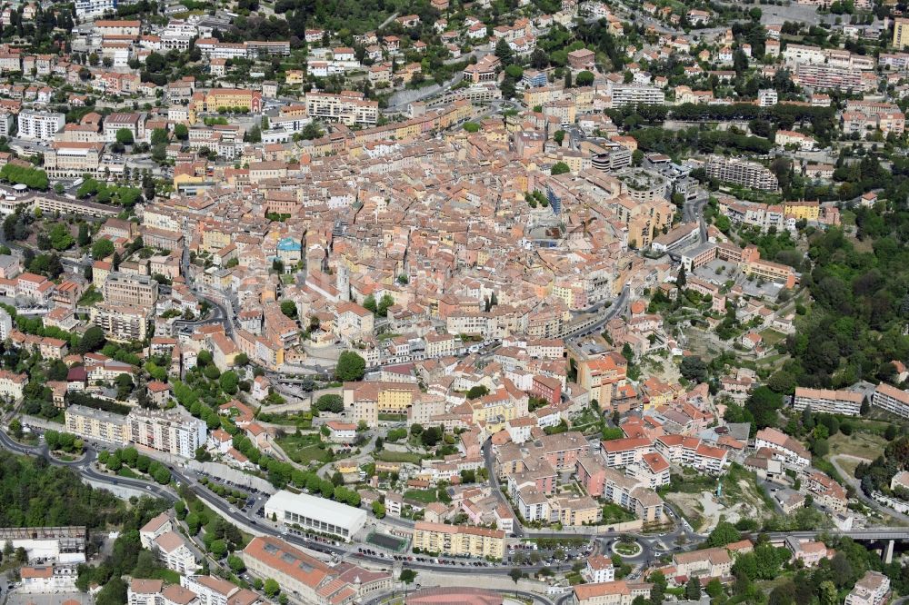 Luftbild Grasse - Stadtansicht vom Innenstadtbereich in Grasse in Provence-Alpes-Cote d'Azur, Frankreich