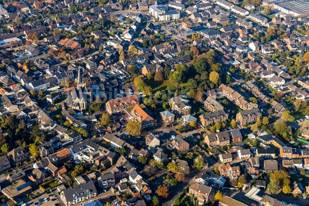 Grefrath von oben - Stadtansicht vom Innenstadtbereich in Grefrath im Bundesland Nordrhein-Westfalen, Deutschland