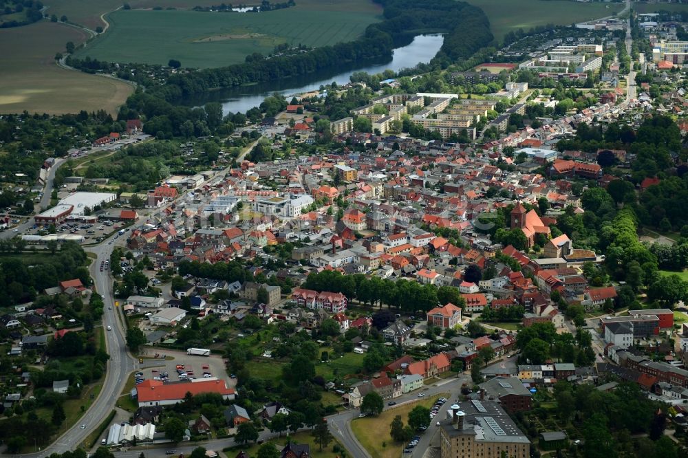 Grevesmühlen von oben - Stadtansicht vom Innenstadtbereich in Grevesmühlen im Bundesland Mecklenburg-Vorpommern, Deutschland