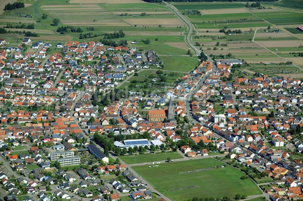 Luftbild Hambrücken - Stadtansicht vom Innenstadtbereich in Hambrücken im Bundesland Baden-Württemberg