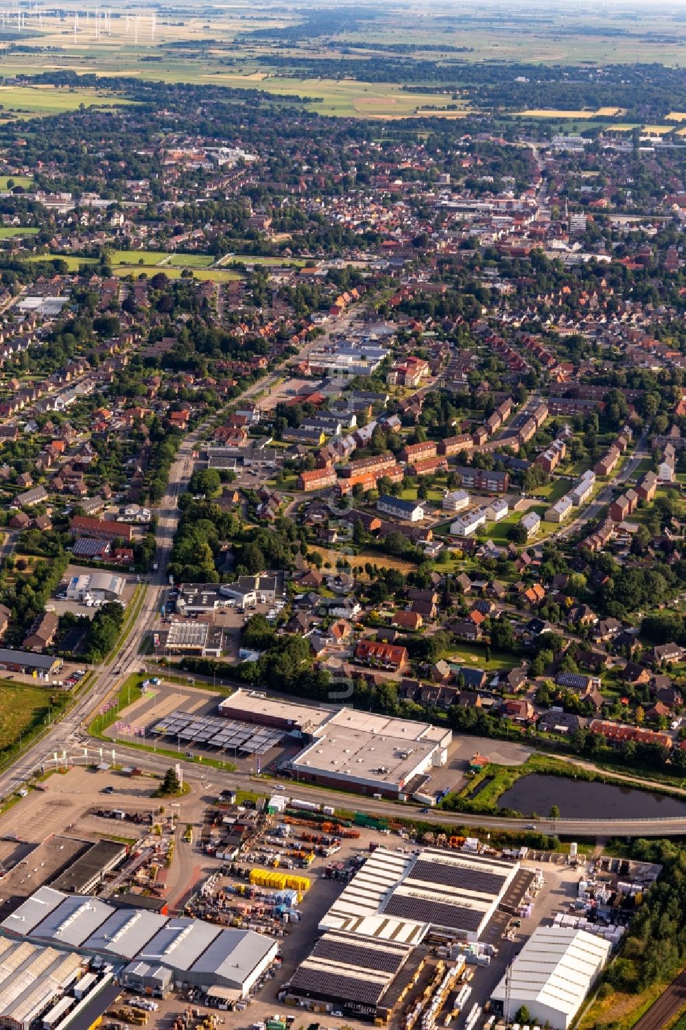 Heide von oben - Stadtansicht vom Innenstadtbereich in Heide im Bundesland Schleswig-Holstein, Deutschland