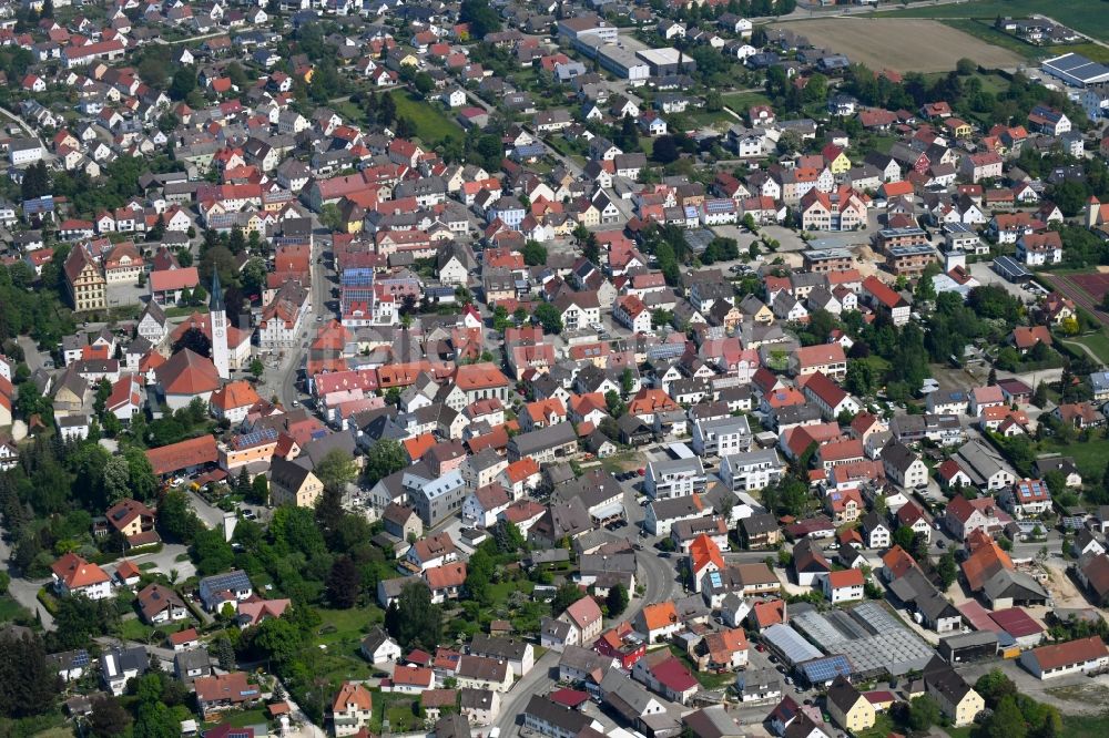 Ichenhausen aus der Vogelperspektive: Stadtansicht vom Innenstadtbereich in Ichenhausen im Bundesland Bayern, Deutschland