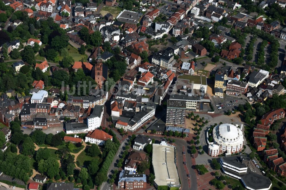 Itzehoe von oben - Stadtansicht vom Innenstadtbereich in Itzehoe im Bundesland Schleswig-Holstein