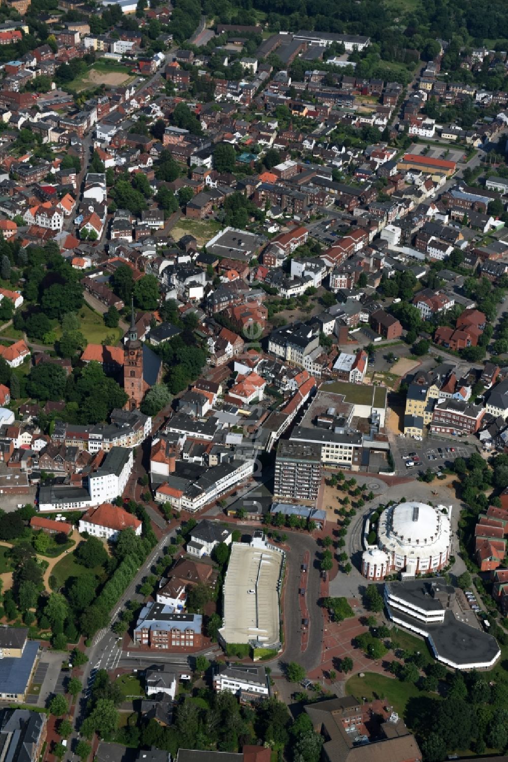 Itzehoe aus der Vogelperspektive: Stadtansicht vom Innenstadtbereich in Itzehoe im Bundesland Schleswig-Holstein