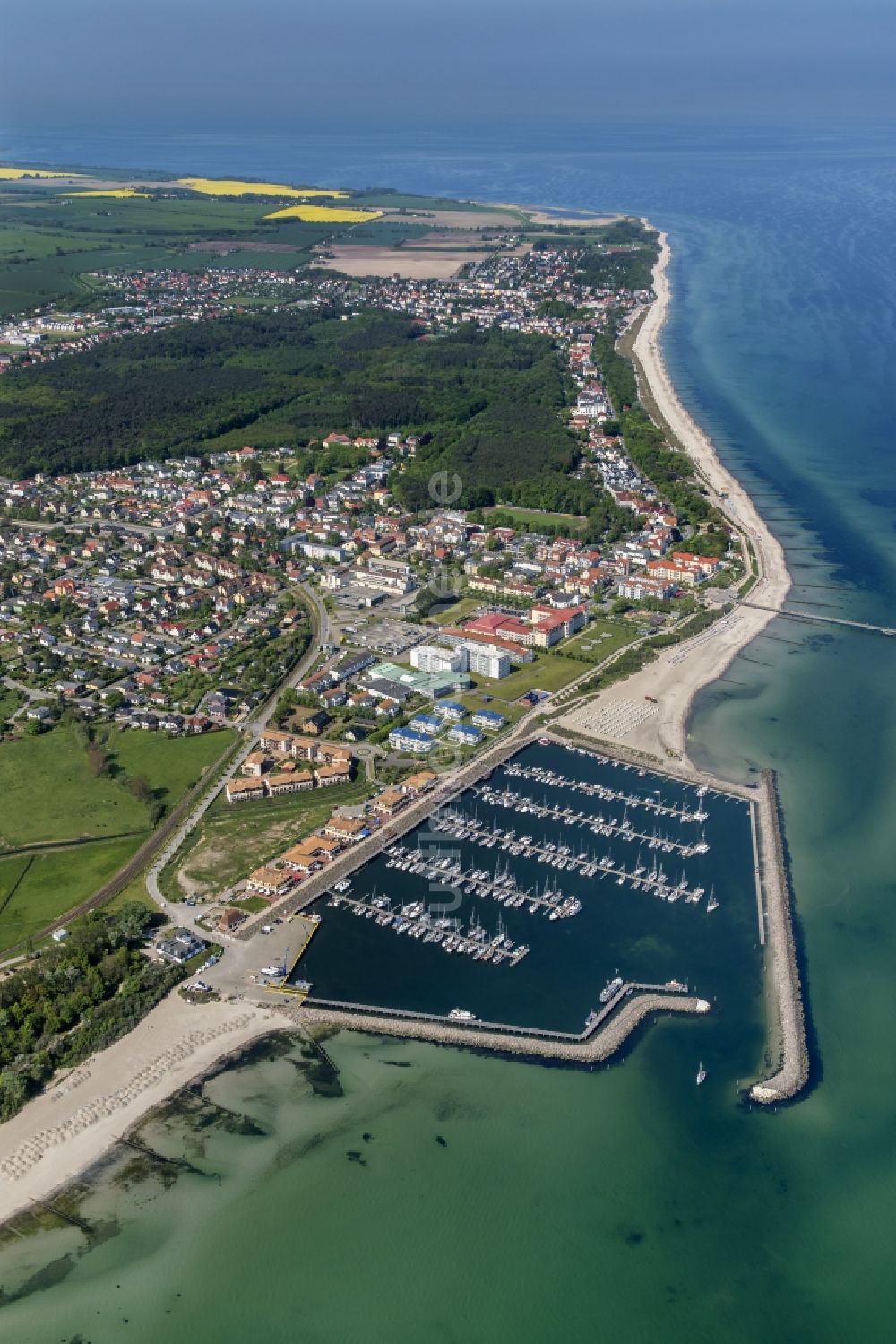 Luftbild Kühlungsborn - Stadtansicht vom Innenstadtbereich in Kühlungsborn im Bundesland Mecklenburg-Vorpommern, Deutschland