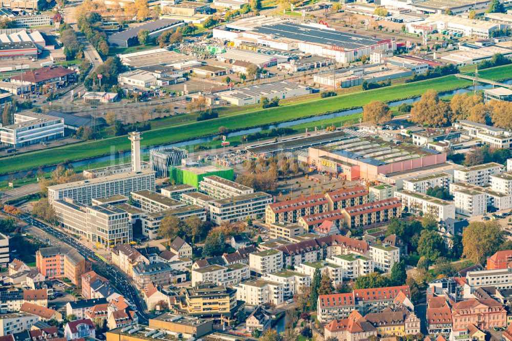 Luftaufnahme Offenburg - Stadtansicht vom Innenstadtbereich an der Kinzig in Offenburg im Bundesland Baden-Württemberg, Deutschland