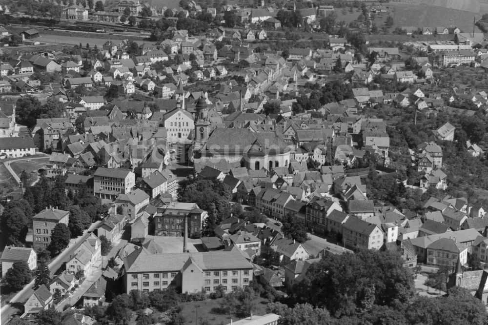 Hechingen von oben - Stadtansicht vom Innenstadtbereich mit der Kirche Stiftskirche St. Jakobus in Hechingen im Bundesland Baden-Württemberg, Deutschland