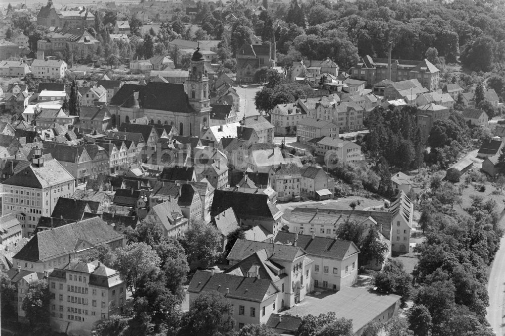 Luftaufnahme Hechingen - Stadtansicht vom Innenstadtbereich mit der Kirche Stiftskirche St. Jakobus in Hechingen im Bundesland Baden-Württemberg, Deutschland