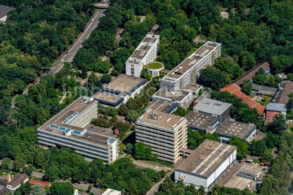 Karlsruhe von oben - Stadtansicht vom Innenstadtbereich KIT Institute in Karlsruhe in Karlsruhe im Bundesland Baden-Württemberg, Deutschland