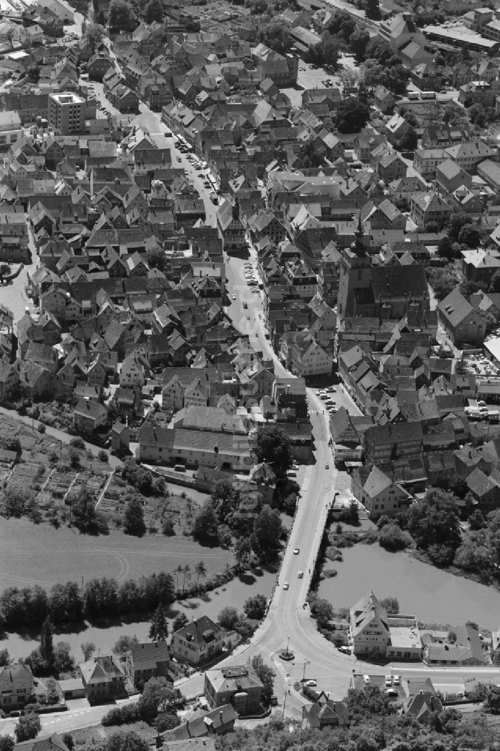 Künzelsau von oben - Stadtansicht vom Innenstadtbereich in Künzelsau im Bundesland Baden-Württemberg, Deutschland