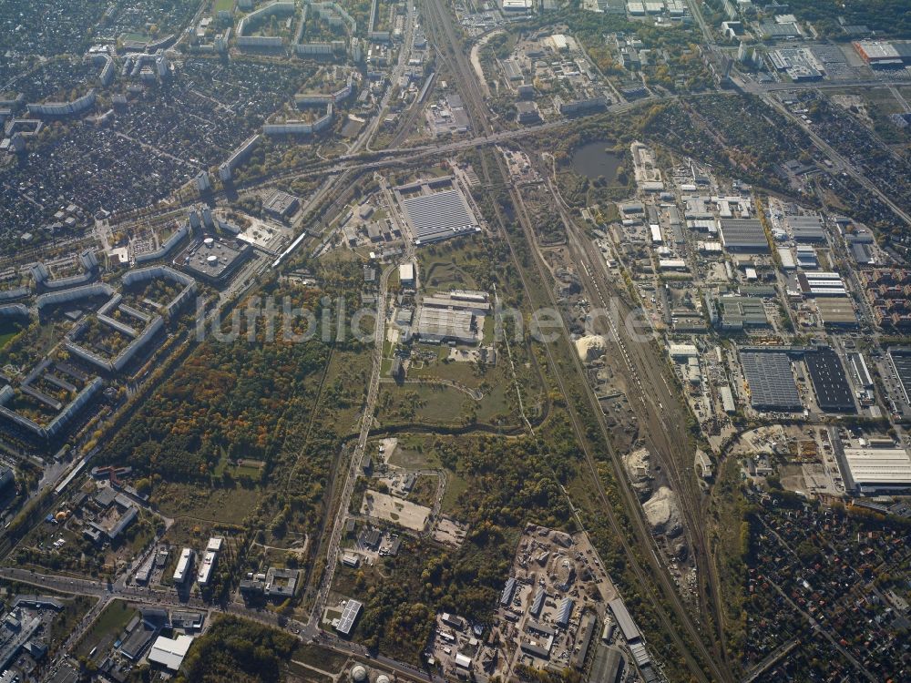 Berlin aus der Vogelperspektive: Stadtansicht vom Innenstadtbereich an der Kreuzung Landsberger Allee und Märkische Allee in Berlin