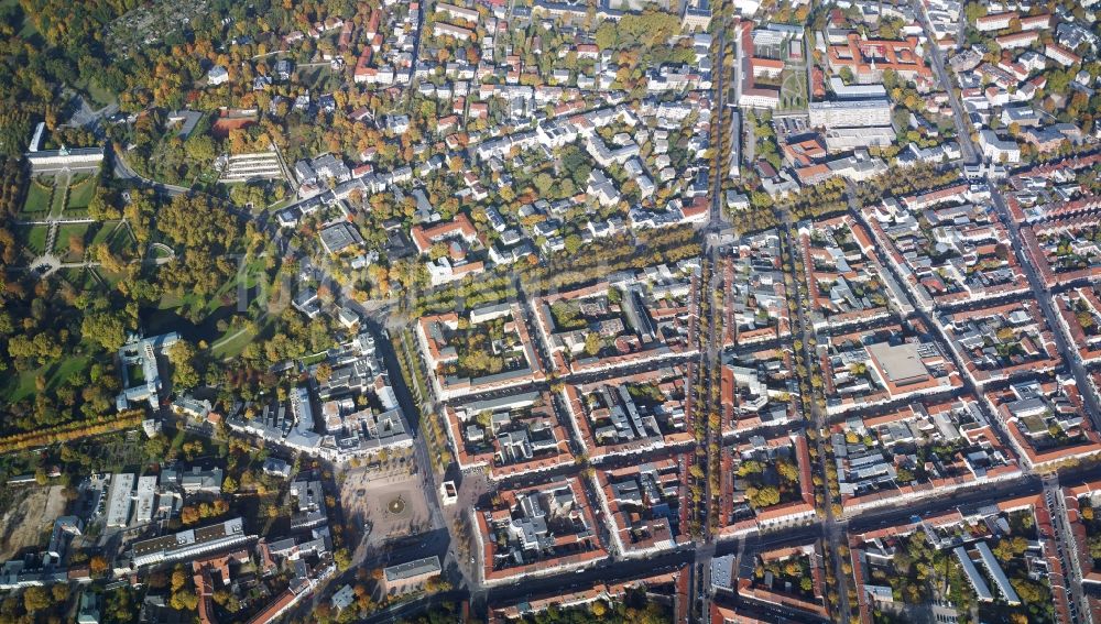 Potsdam aus der Vogelperspektive: Stadtansicht vom Innenstadtbereich an der Kreuzung Schopenhauerstraße und Hegelallee in Potsdam im Bundesland Brandenburg