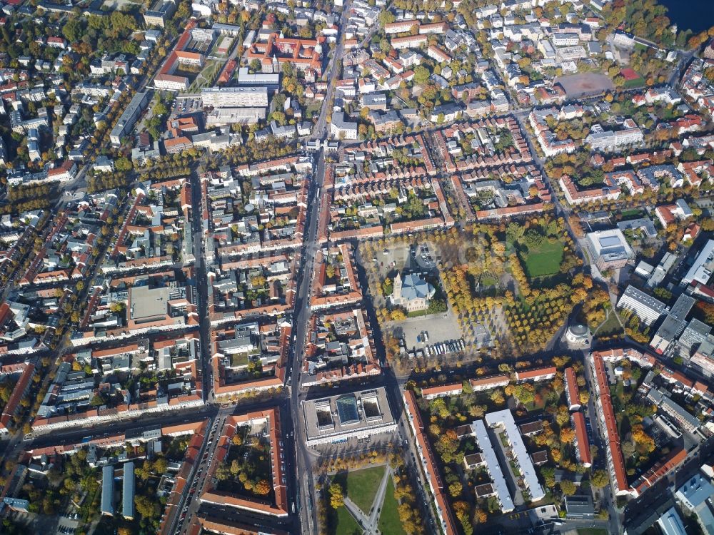 Potsdam von oben - Stadtansicht vom Innenstadtbereich an der Kreuzung Schopenhauerstraße und Hegelallee in Potsdam im Bundesland Brandenburg