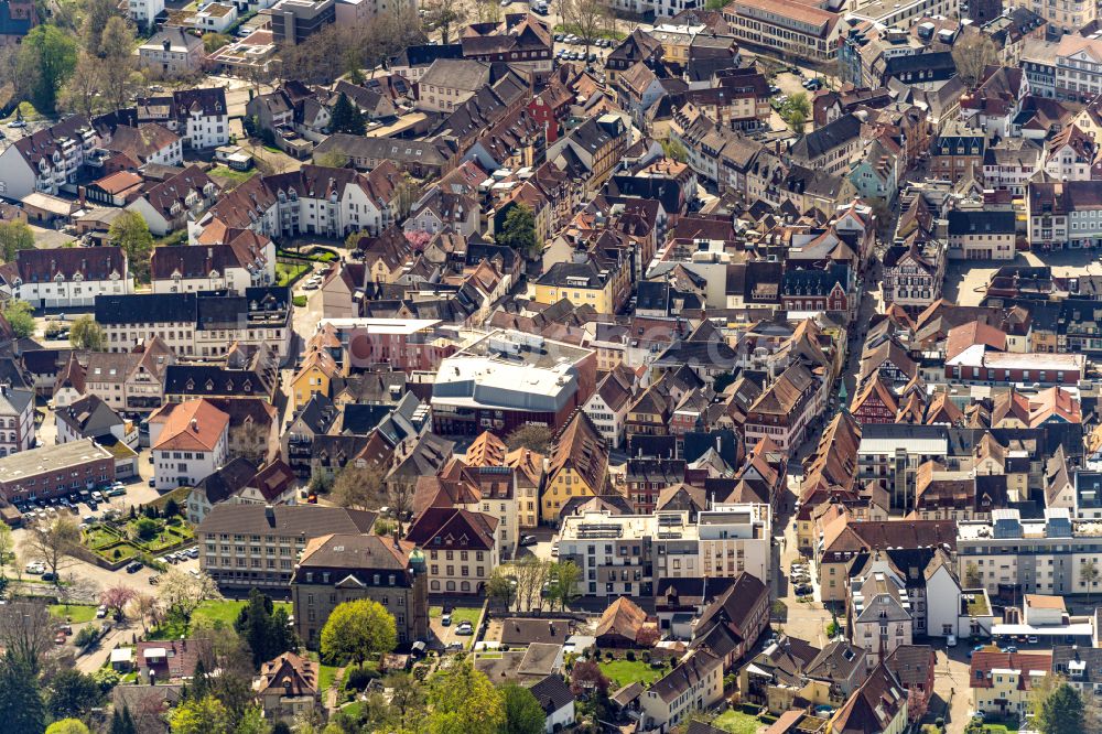 Lahr/Schwarzwald von oben - Stadtansicht vom Innenstadtbereich in Lahr/Schwarzwald im Bundesland Baden-Württemberg, Deutschland