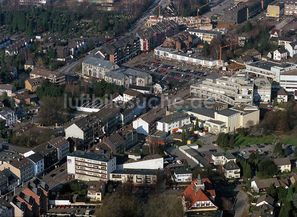 Langenfeld von oben - Stadtansicht vom Innenstadtbereich Langenfeld (Rheinland) im Bundesland Nordrhein-Westfalen