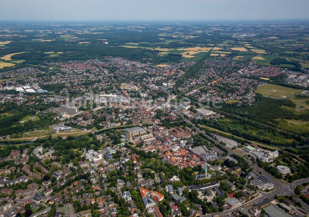 Lünen aus der Vogelperspektive: Stadtansicht vom Innenstadtbereich an der Lippe in Lünen im Bundesland Nordrhein-Westfalen