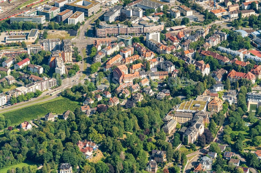 Freiburg im Breisgau von oben - Stadtansicht vom Innenstadtbereich Loretto-Krankenhaus und Loretto Berg in Freiburg im Breisgau im Bundesland Baden-Württemberg, Deutschland