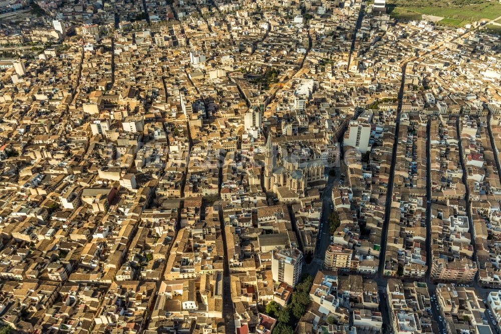 Luftaufnahme Manacor - Stadtansicht vom Innenstadtbereich in Manacor in Balearische Insel Mallorca, Spanien