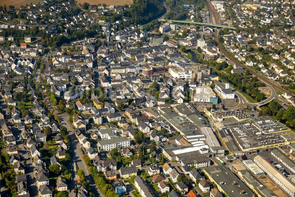 Luftaufnahme Meschede - Stadtansicht vom Innenstadtbereich in Meschede im Bundesland Nordrhein-Westfalen, Deutschland