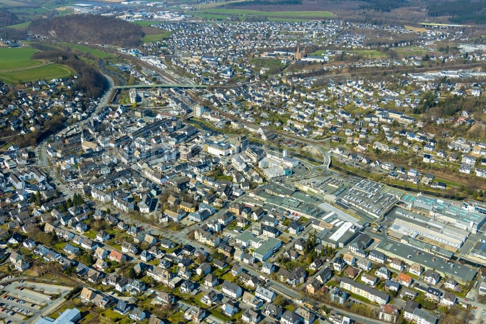 Meschede von oben - Stadtansicht vom Innenstadtbereich in Meschede im Bundesland Nordrhein-Westfalen, Deutschland