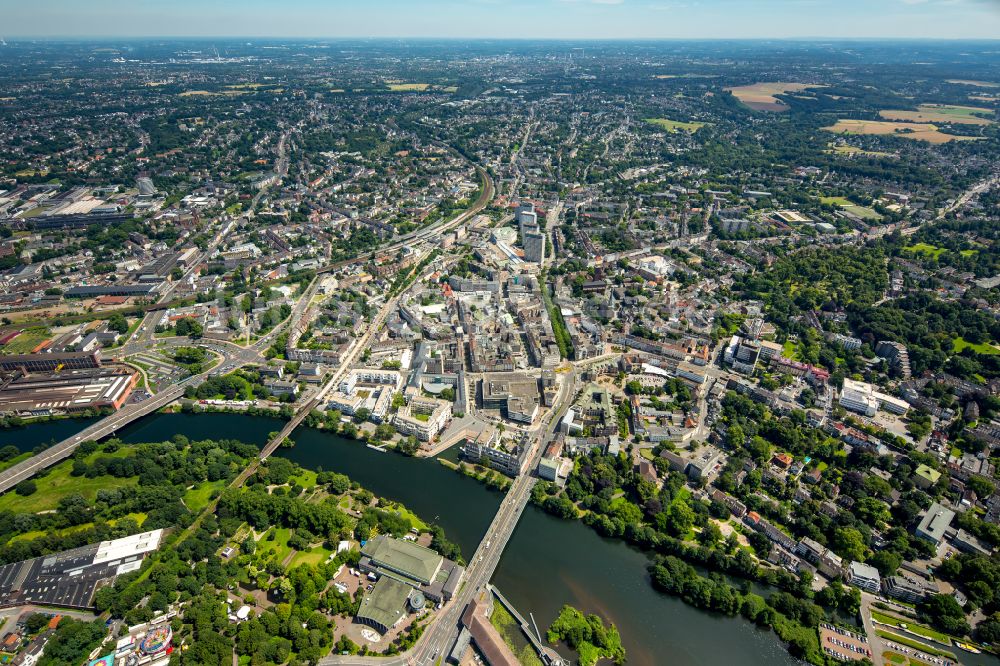 Mülheim an der Ruhr von oben - Stadtansicht vom Innenstadtbereich in Mülheim an der Ruhr im Bundesland Nordrhein-Westfalen, Deutschland