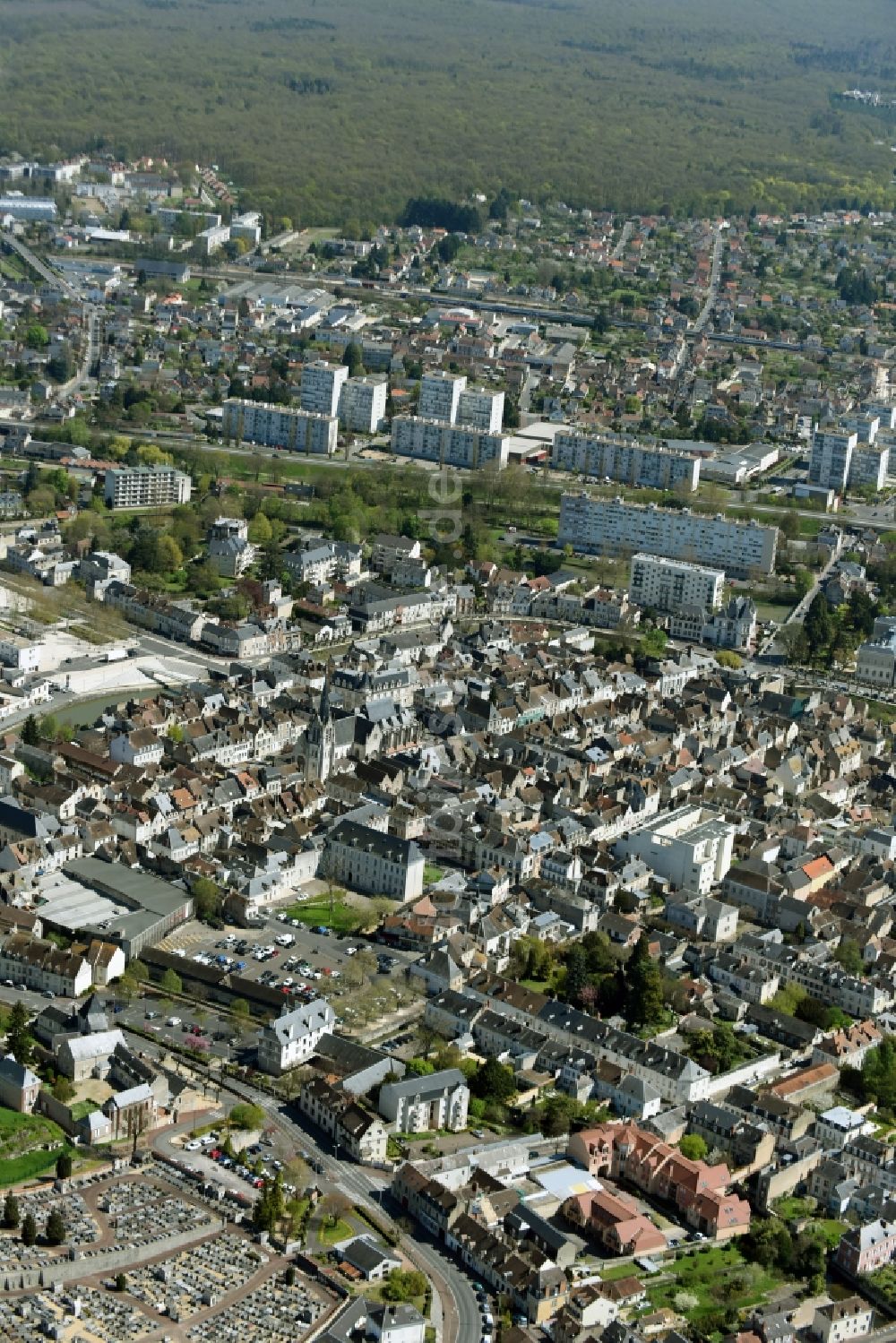 Luftaufnahme Montargis - Stadtansicht vom Innenstadtbereich in Montargis in Centre-Val de Loire, Frankreich