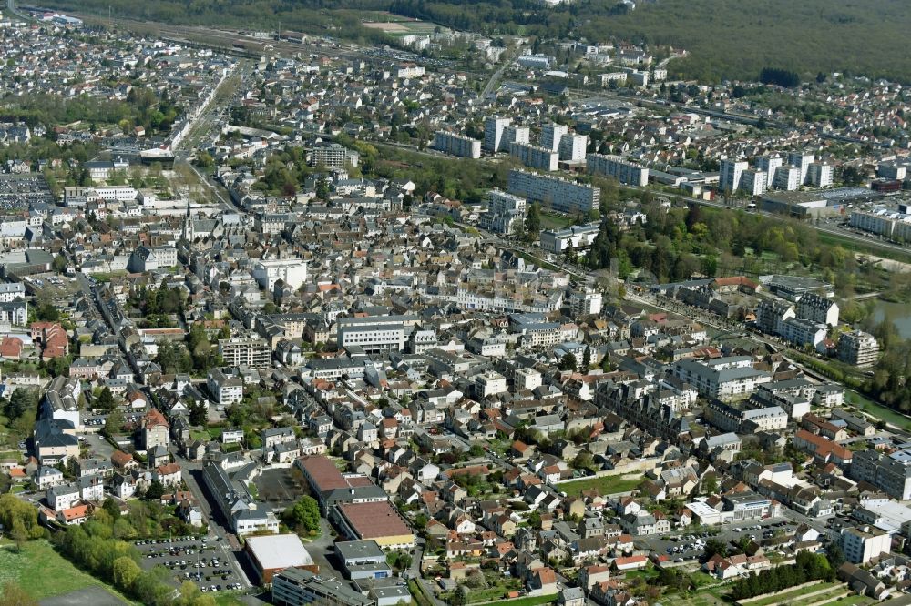 Luftaufnahme Montargis - Stadtansicht vom Innenstadtbereich in Montargis in Centre-Val de Loire, Frankreich