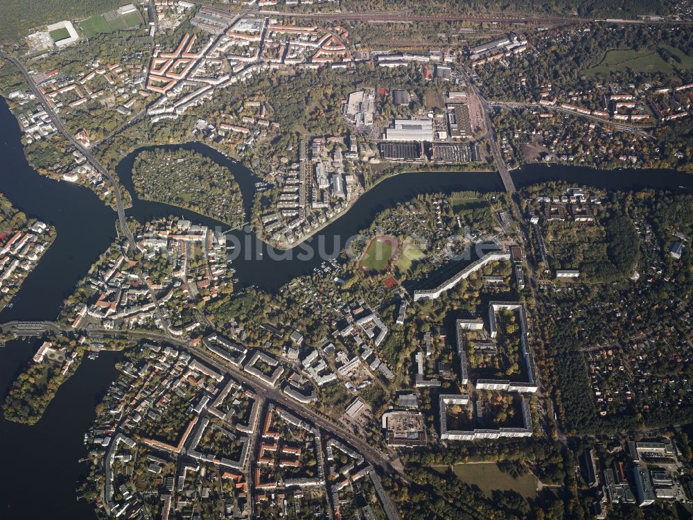 Berlin von oben - Stadtansicht vom Innenstadtbereich am Neuenhagener Mühlenfließ an der Müggelspree in Berlin