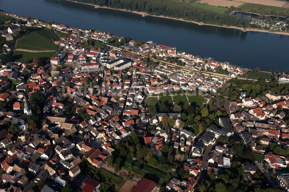 Nierstein aus der Vogelperspektive: Stadtansicht vom Innenstadtbereich in Nierstein im Bundesland Rheinland-Pfalz