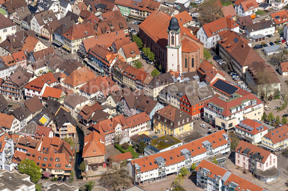 Oberkirch von oben - Stadtansicht vom Innenstadtbereich in Oberkirch im Bundesland Baden-Württemberg, Deutschland