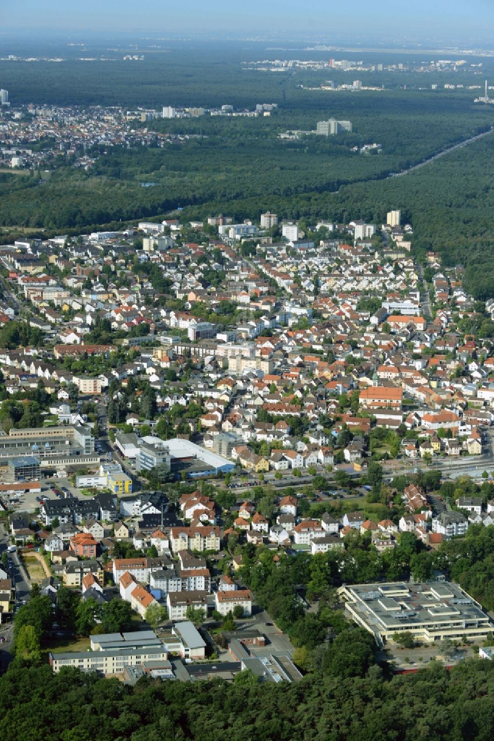 Luftaufnahme Obertshausen - Stadtansicht vom Innenstadtbereich in Obertshausen im Bundesland Hessen