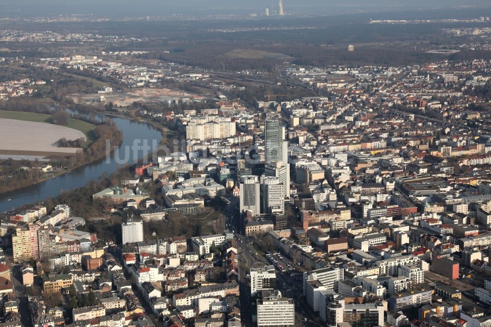 Offenbach am Main von oben - Stadtansicht vom Innenstadtbereich in Offenbach am Main im Bundesland Hessen