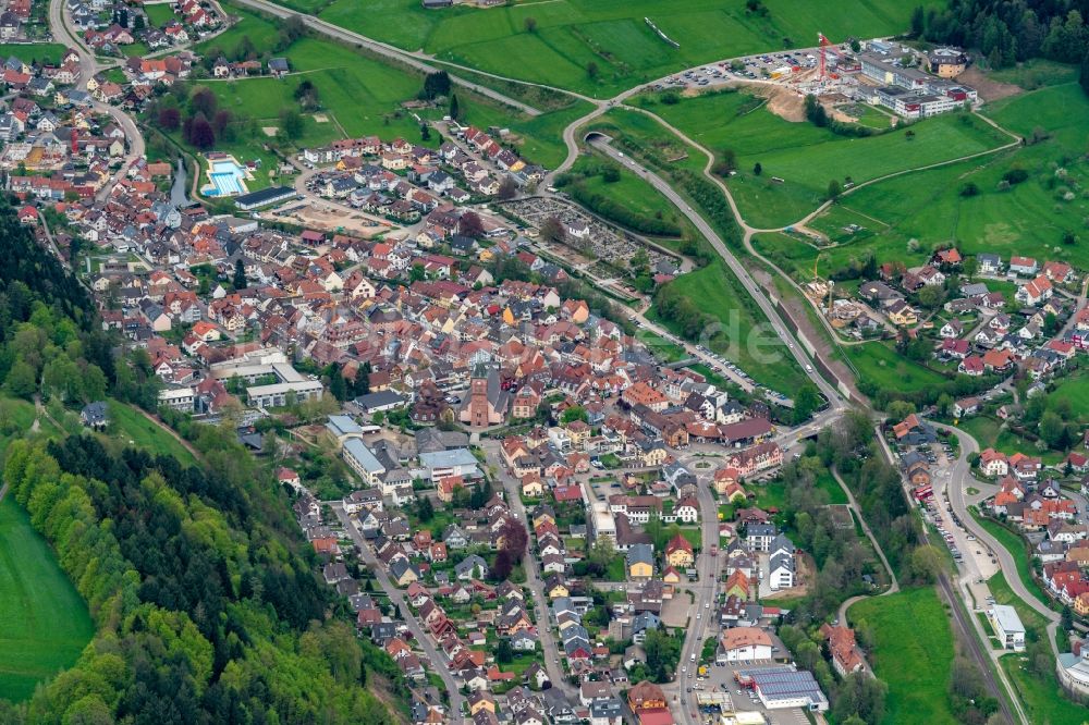 Luftaufnahme Elzach - Stadtansicht vom Innenstadtbereich im Ortsteil Prechtal in Elzach im Bundesland Baden-Württemberg