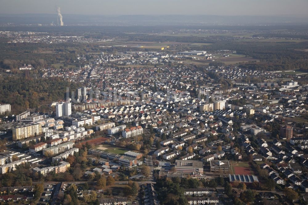 Heusenstamm von oben - Stadtansicht vom Innenstadtbereich im Ortsteil Rembrücken in Heusenstamm im Bundesland Hessen